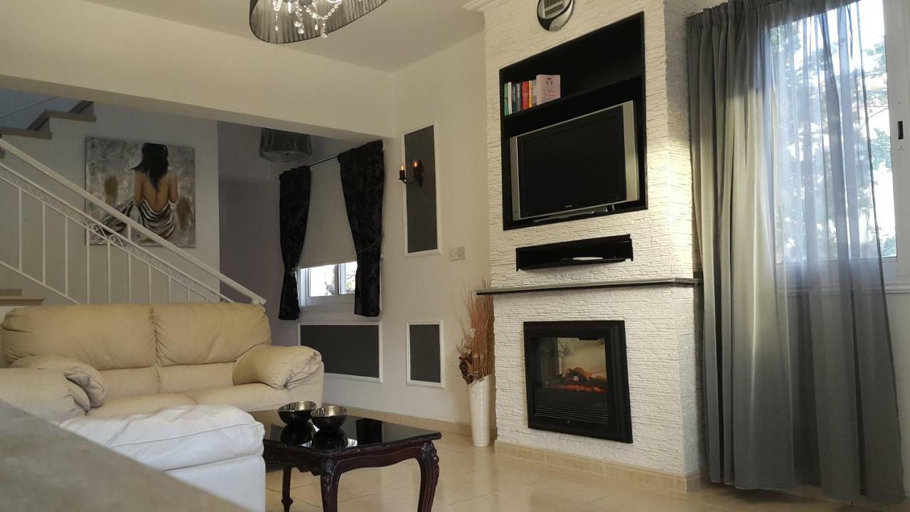 Ivoton Home Paphos Eksteriør billede