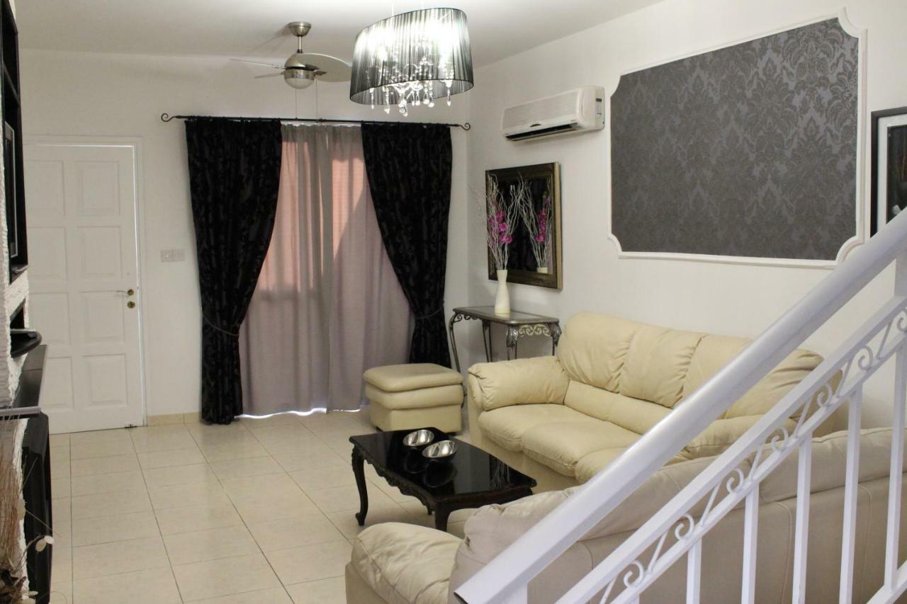 Ivoton Home Paphos Eksteriør billede